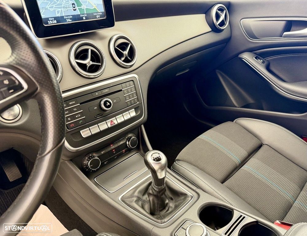 Mercedes-Benz CLA 180 d Urban - 14