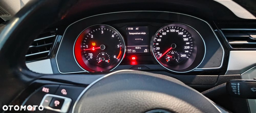 Volkswagen Passat - 25