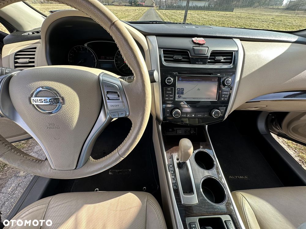 Nissan Altima - 16