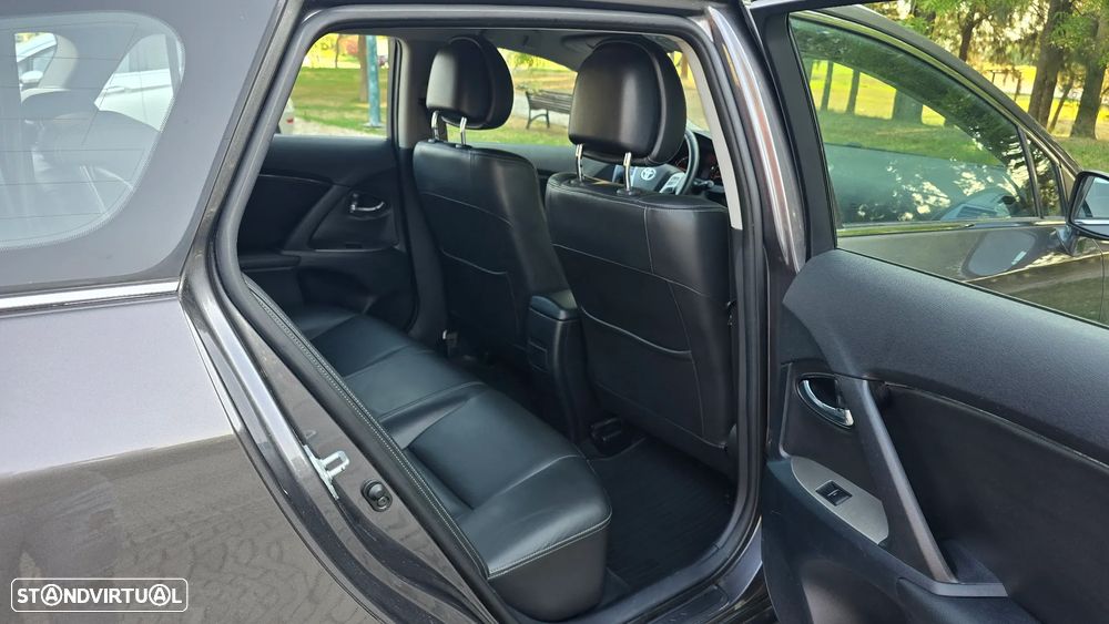 Toyota Avensis SD 2.0 D-4D Exclusive +Pele+GPS - 50