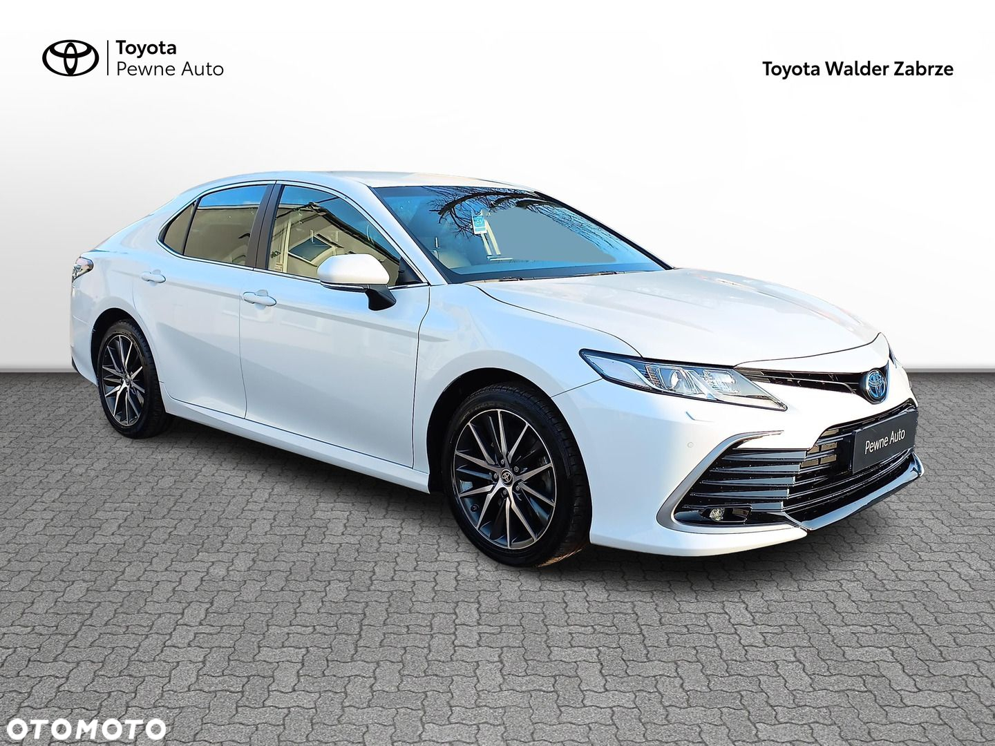 Toyota Camry - 4