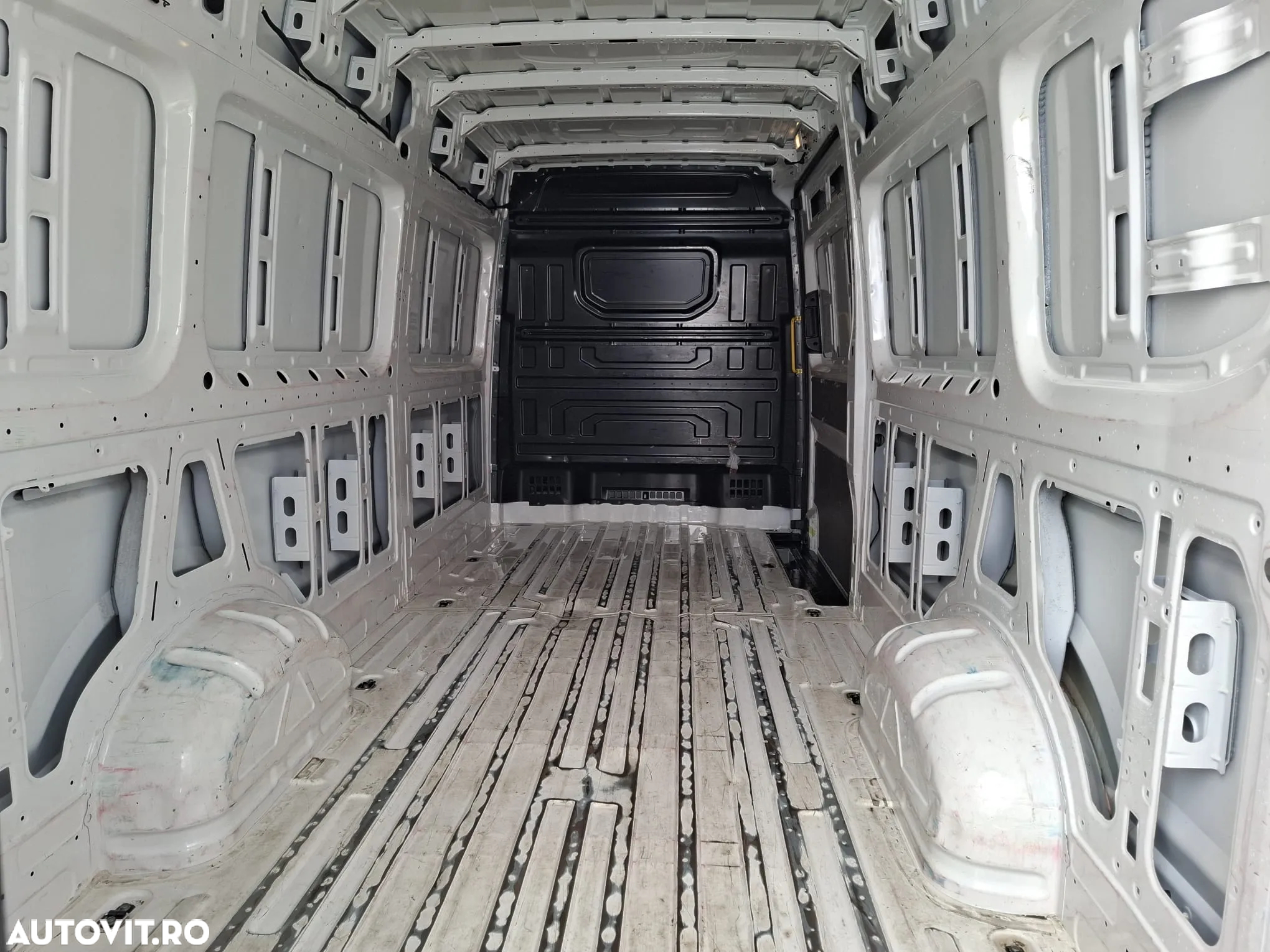 Volkswagen Crafter - 3