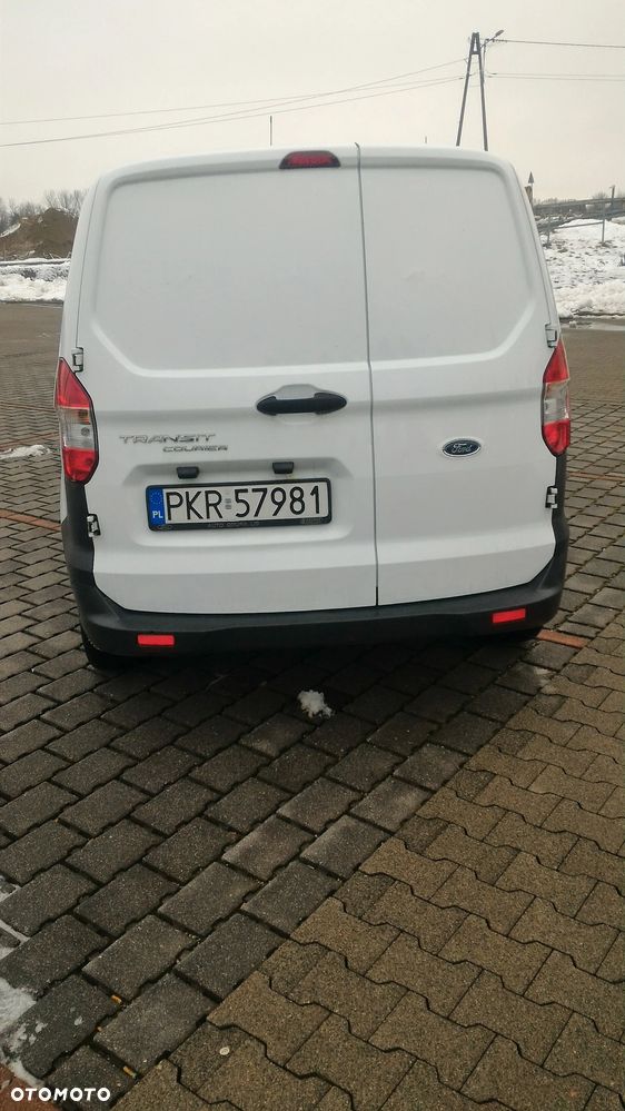 Ford Courier - 17
