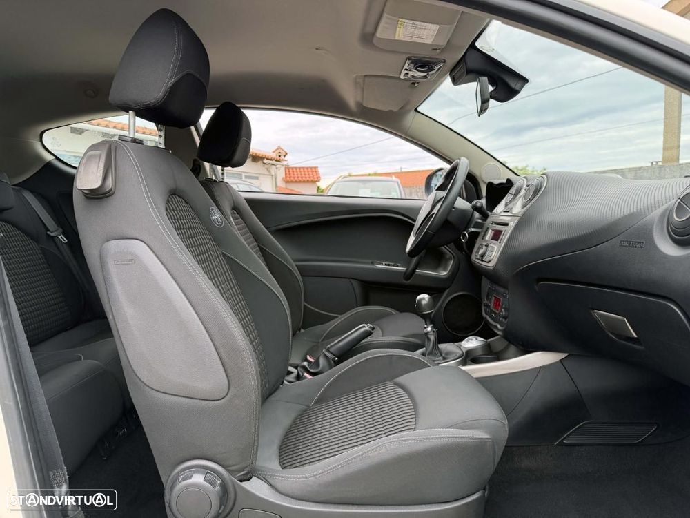 Alfa Romeo MiTo 1.3 JTD Distinctive - 23