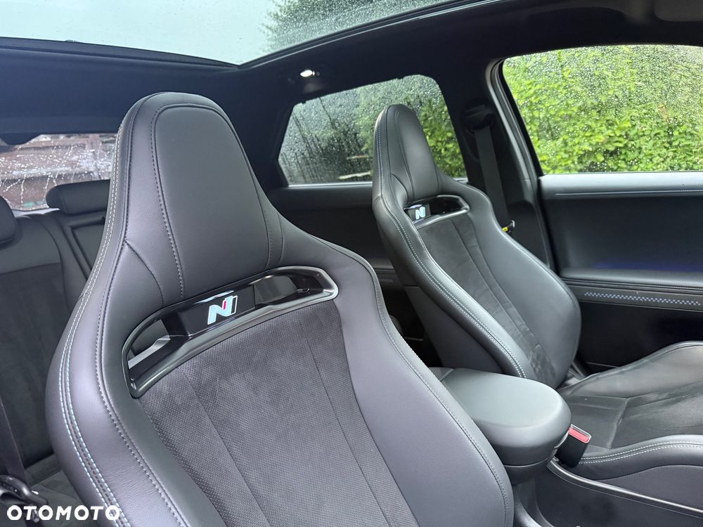 Hyundai IONIQ - 7