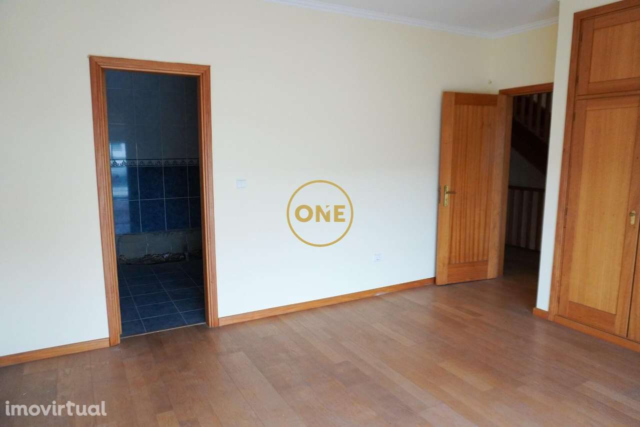 Moradia T3 geminada em Rio Meão - Sta. Maria da Feira  – O início de u - Grande imagem: 2/23