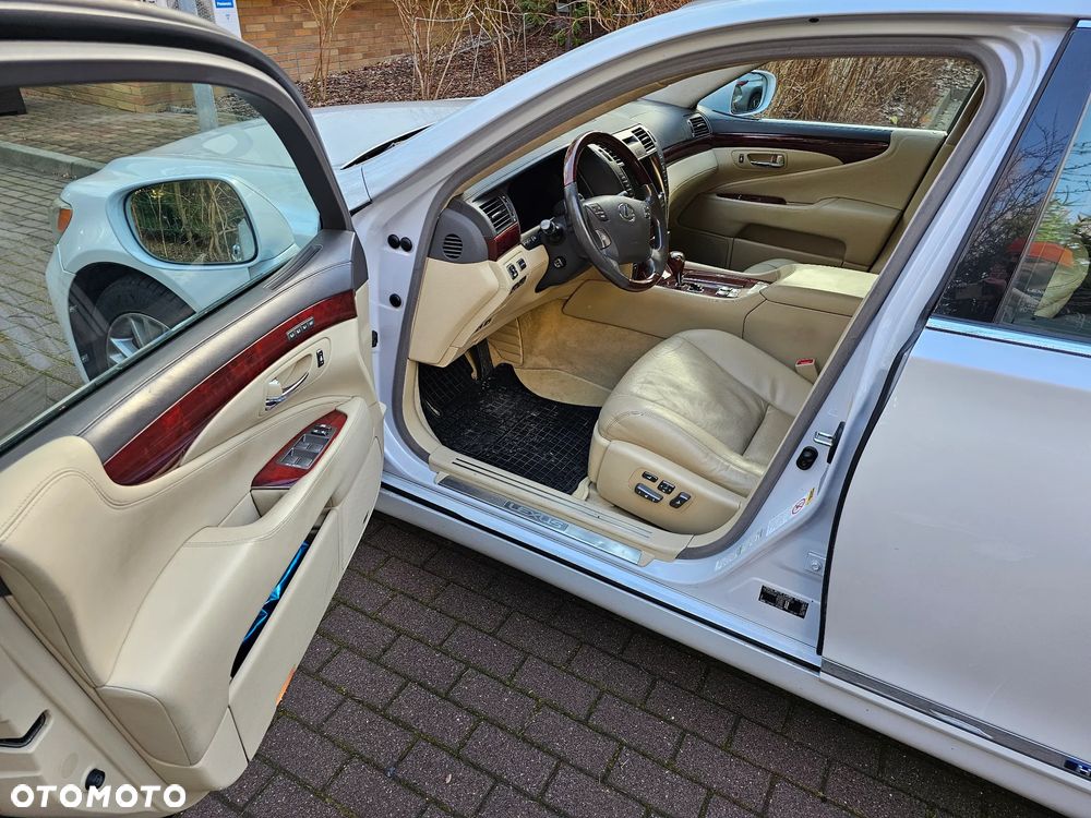 Lexus LS - 2