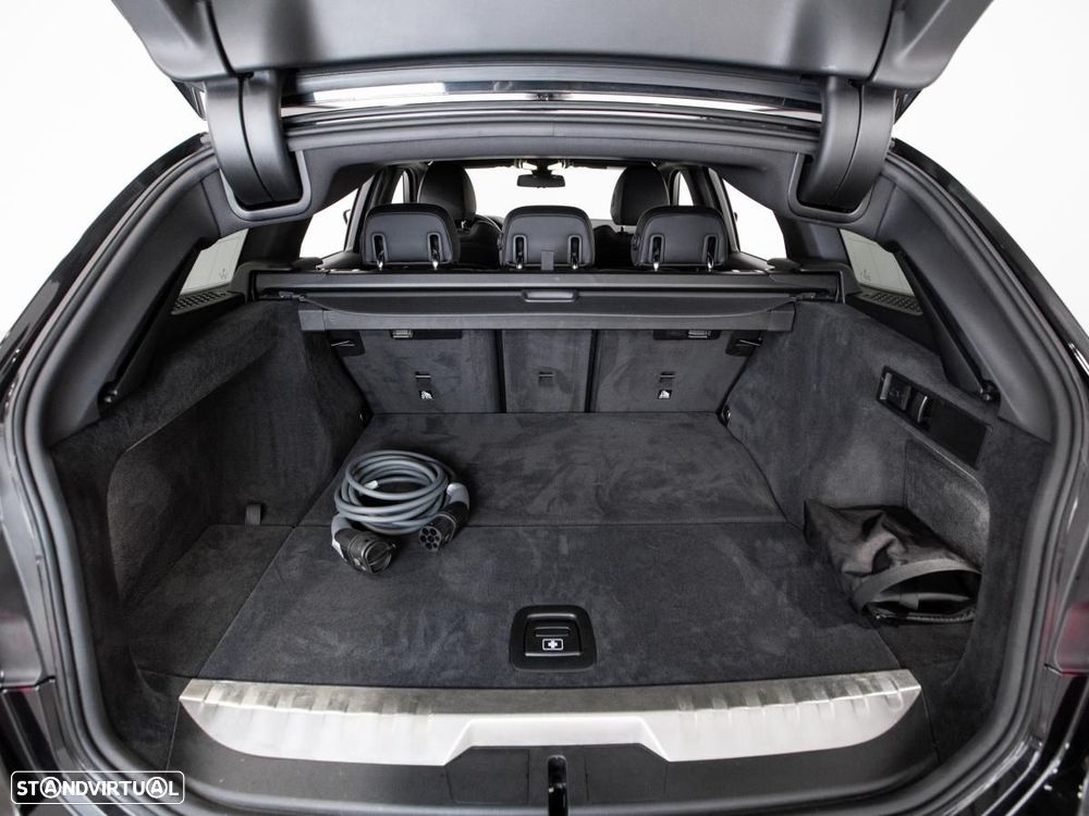 BMW 320 e Touring Corporate Edition Auto - 13