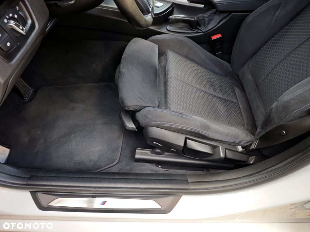 BMW Seria 3 318d M Sport Shadow - 12