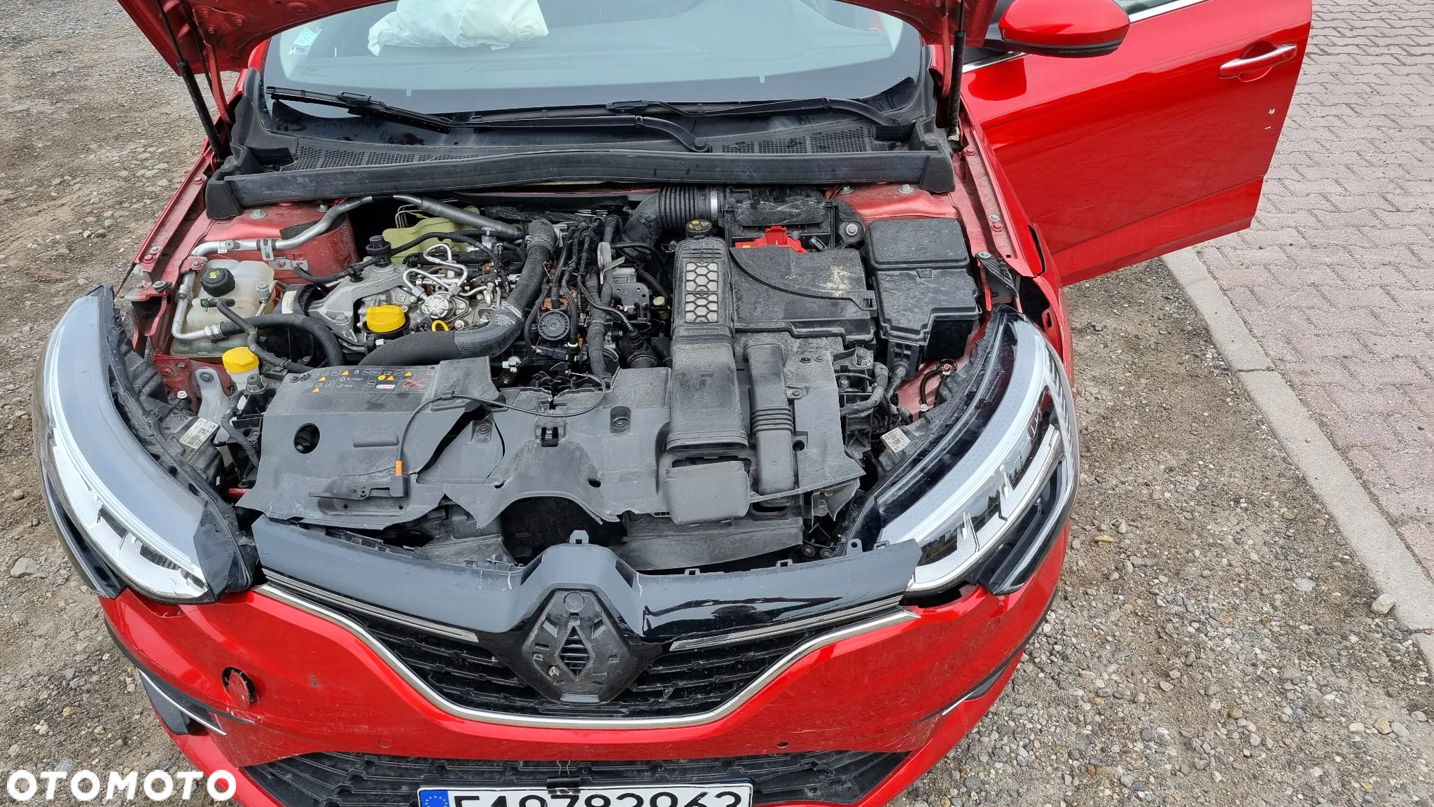 Renault Megane Grandtour TCe 140 GPF BUSINESS EDITION - 29
