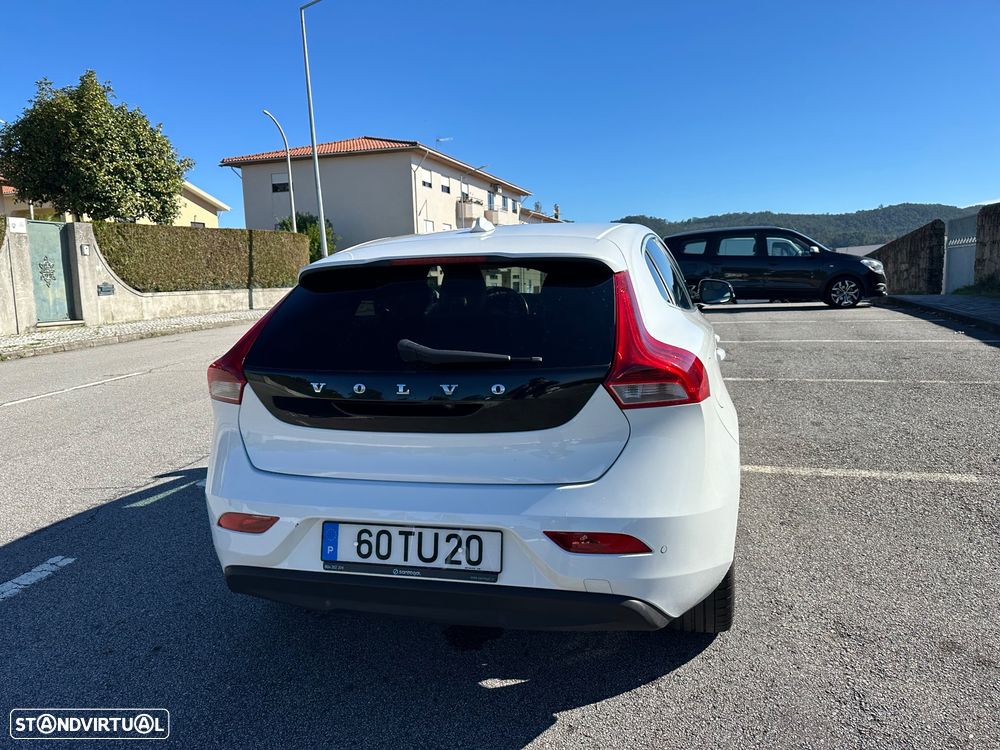 Volvo V40 D2 Momentum - 25
