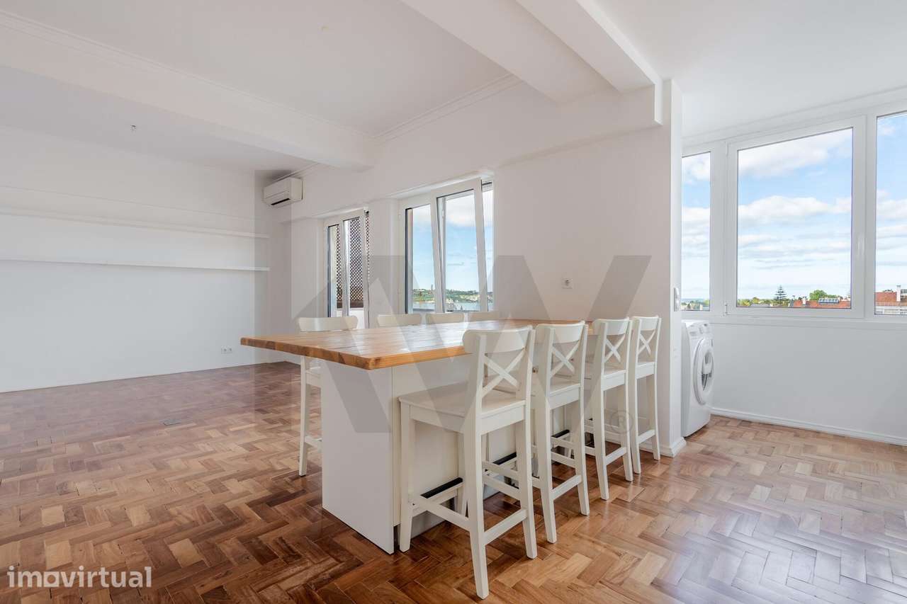 T2 renovado com100m2, varanda e vista Rio, em Belém, Lisboa - Grande imagem: 4/37