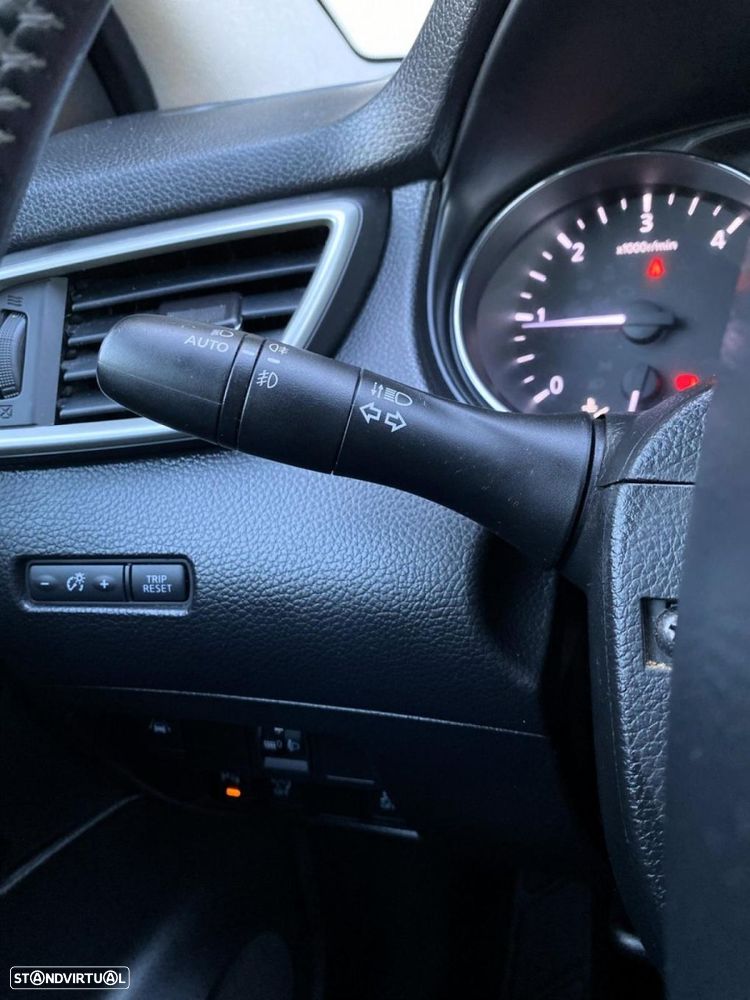 Nissan Qashqai 1.5 dCi 360 - 14