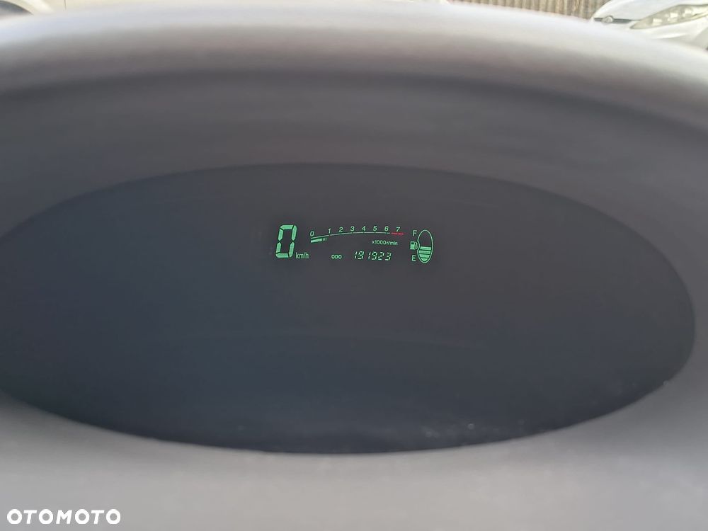 Toyota Yaris 1.0 Base - 8