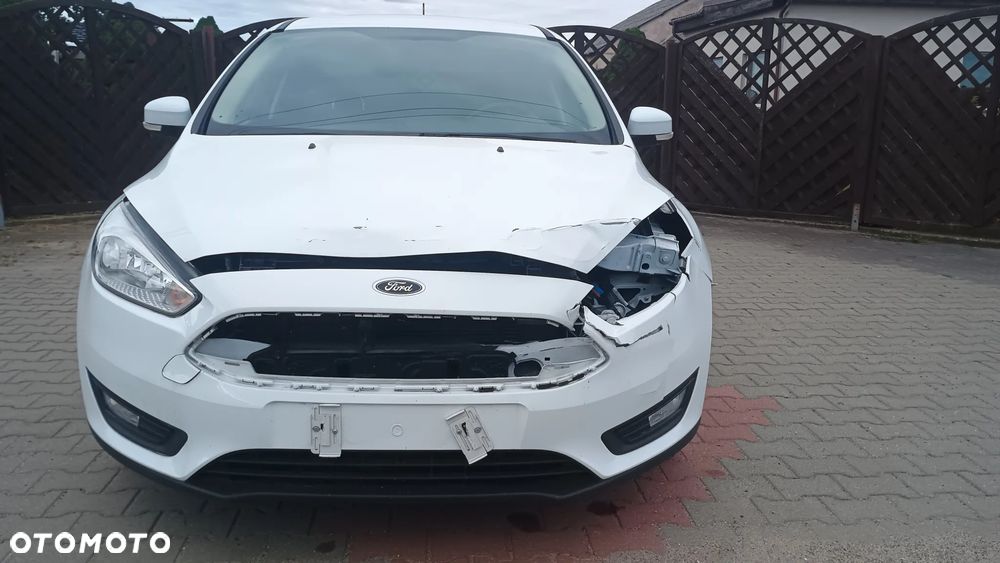 Ford Focus 1.5 EcoBoost SYNC Edition ASS PowerShift - 2
