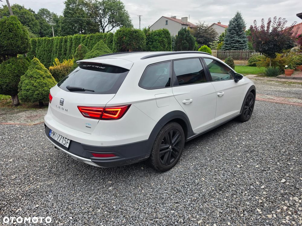 Seat Leon Sportstourer 2.0 TDI Start&Stop 4Drive DSG X-Perience - 4