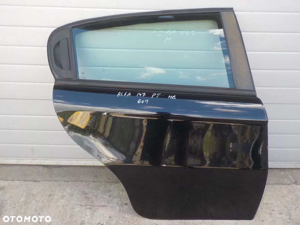 ALFA ROMEO 147 DRZWI PRAWY TYŁ TYLNIE 601