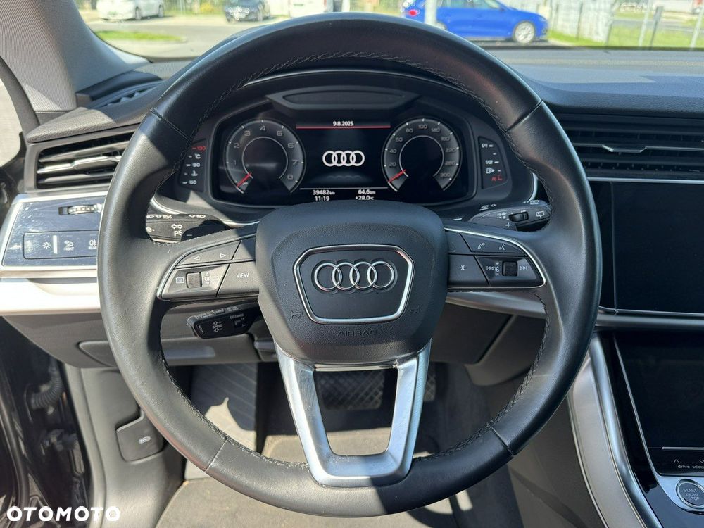 Audi Q8 55 TFSI quattro tiptronic - 13