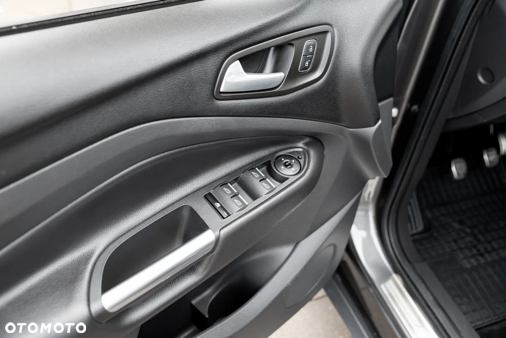 Ford Kuga 1.5 EcoBoost 2x4 ST-Line - 36
