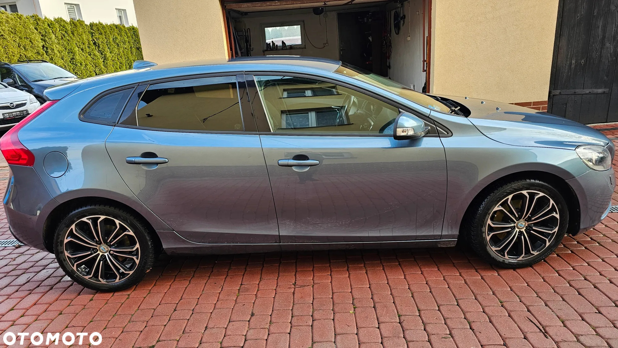 Volvo V40 T3 Momentum - 25