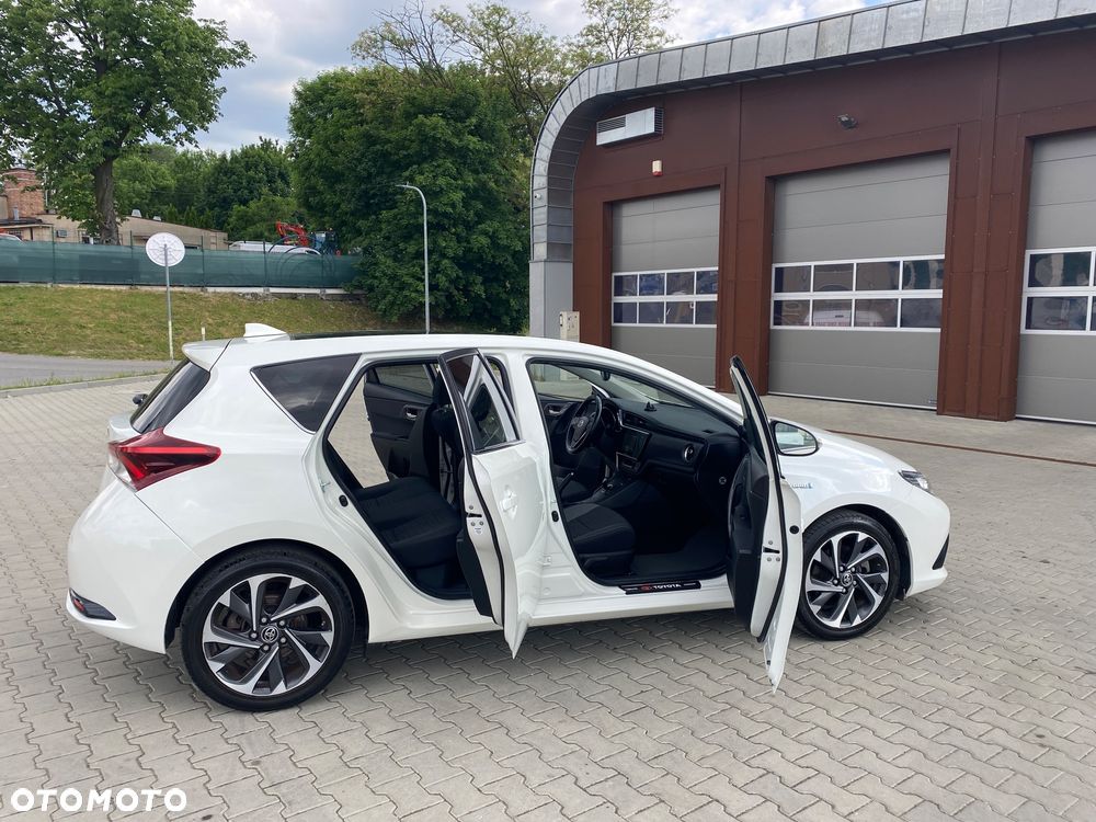 Toyota Auris 1.8 Executive - 27