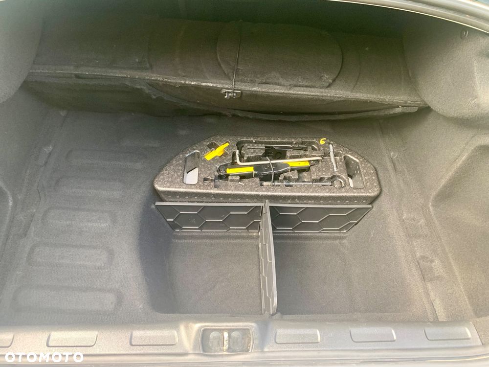 Citroën C5 2.0i 16V Exclusive Equilibre Navi - 7