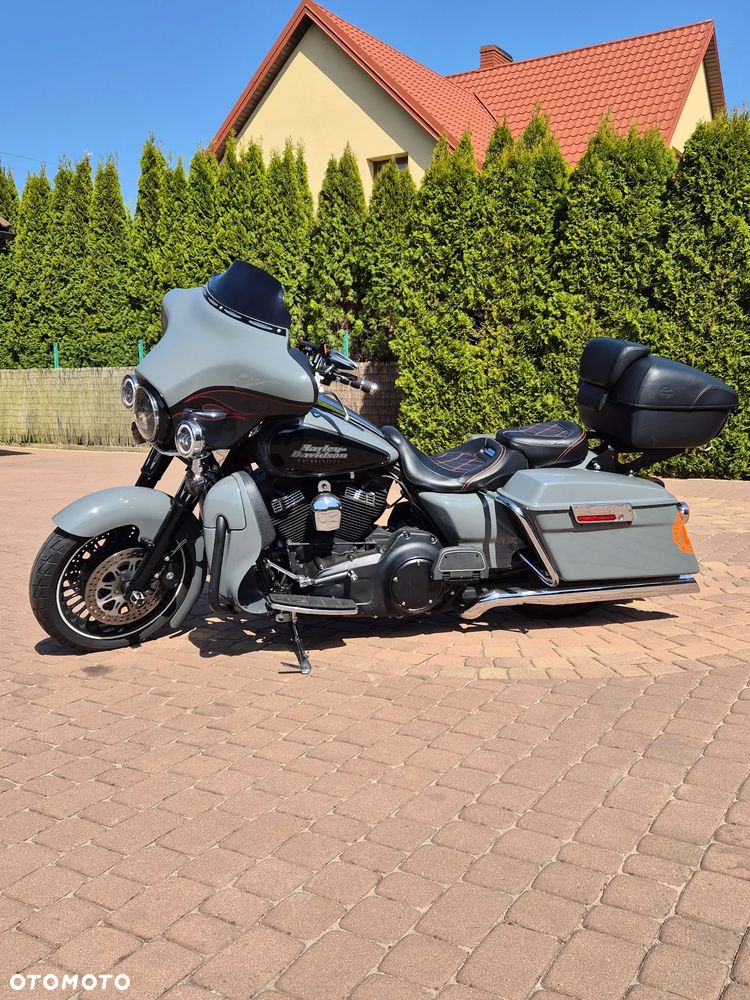 Harley-Davidson FLHT Electra Glide Standard - 13