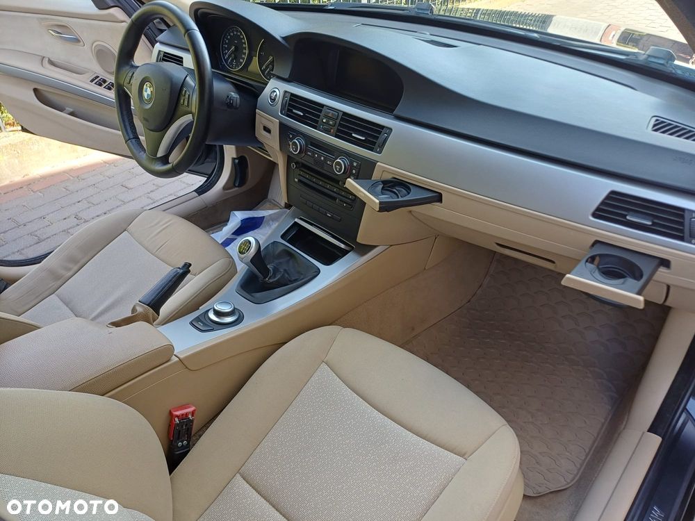 BMW Seria 3 320d - 19