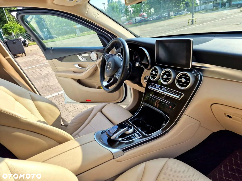 Mercedes-Benz GLC 300 4Matic 9G-TRONIC - 22