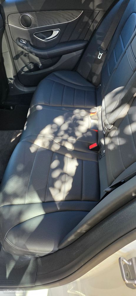 Mercedes-Benz C 220 d AMG Line - 4