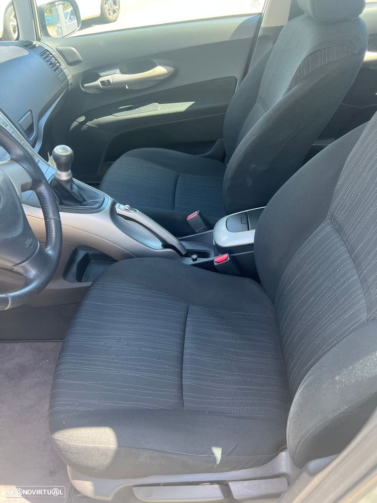 Toyota Auris 1.4 D-4D AC - 7