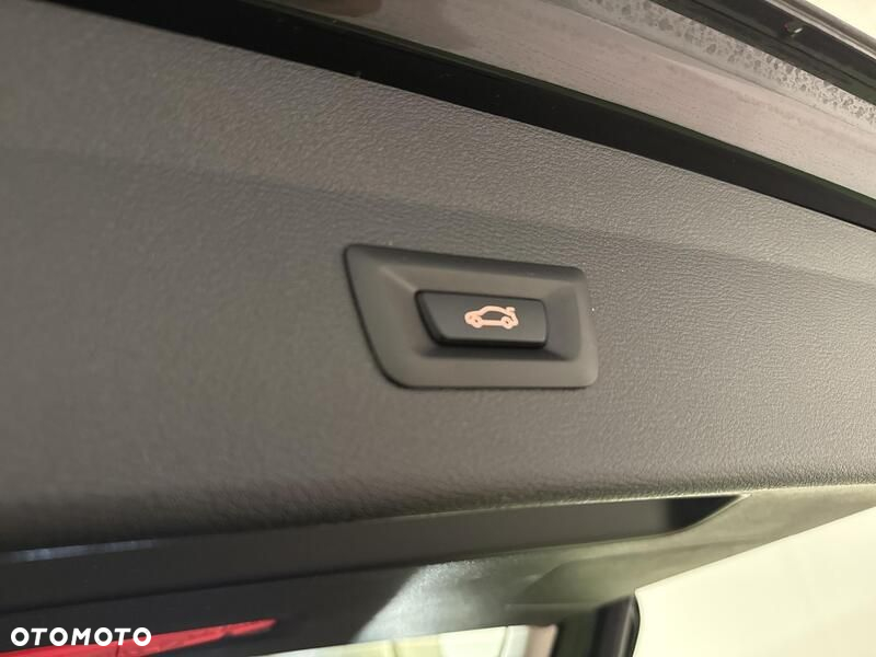 BMW X1 sDrive18i xLine - 24