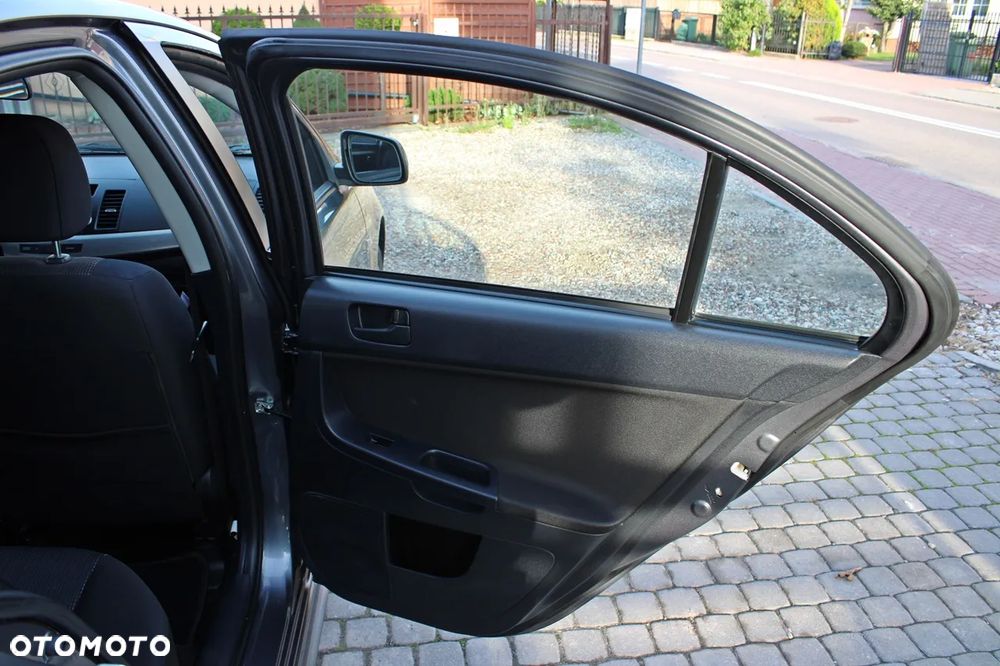 Mitsubishi Lancer 1.8 Intense - 18