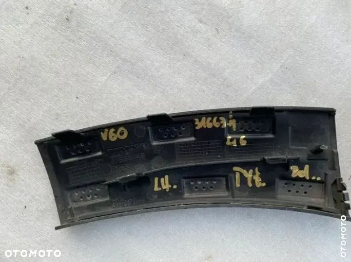 Volvo V60 CC listwa błotnika tył lewa - 3