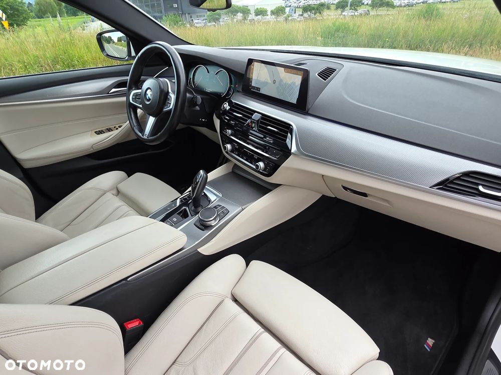 BMW Seria 5 520d xDrive M Sport sport - 23