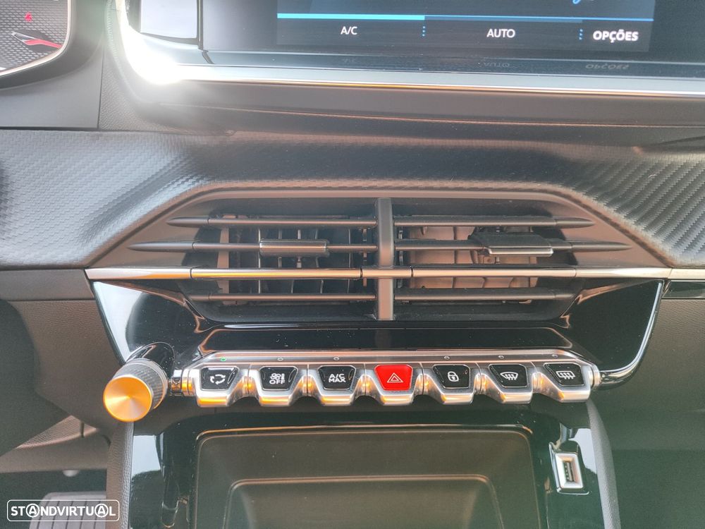 Peugeot 2008 1.5 BlueHDi Active Pack EAT8 - 18