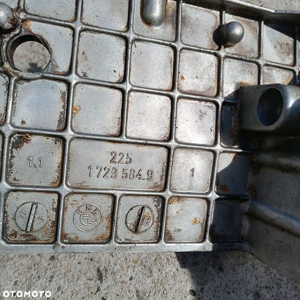 BMW E34 E38 M60 V8 pokrywa górna rozrządu 1729584 - 9