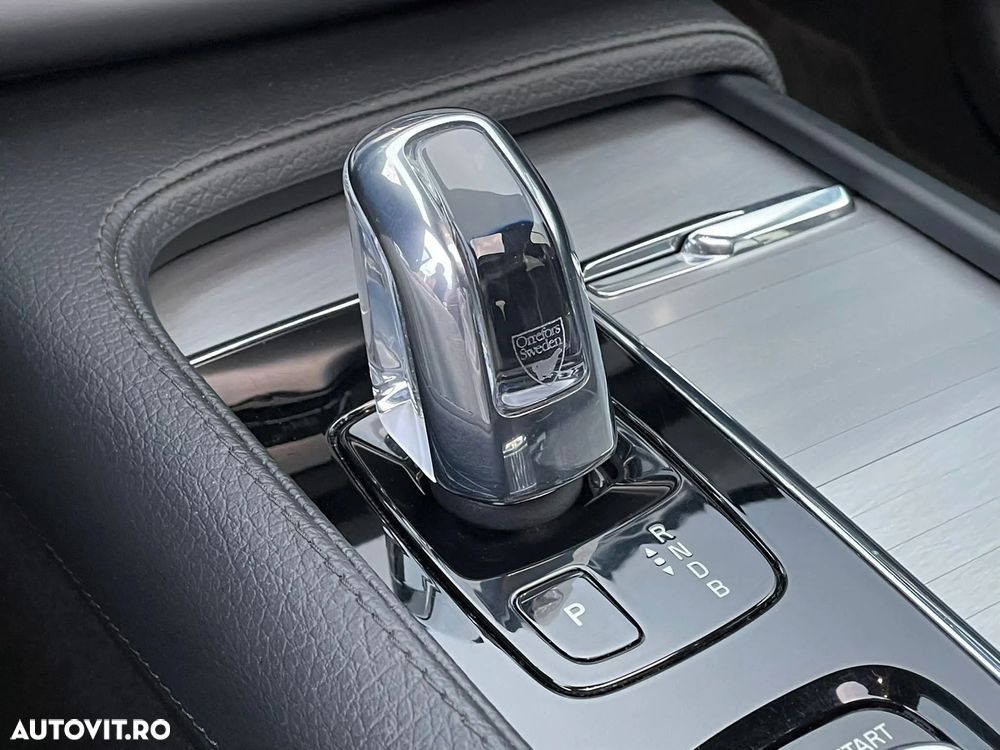 Volvo XC 90 T8 Twin Engine AWD Momentum - 17