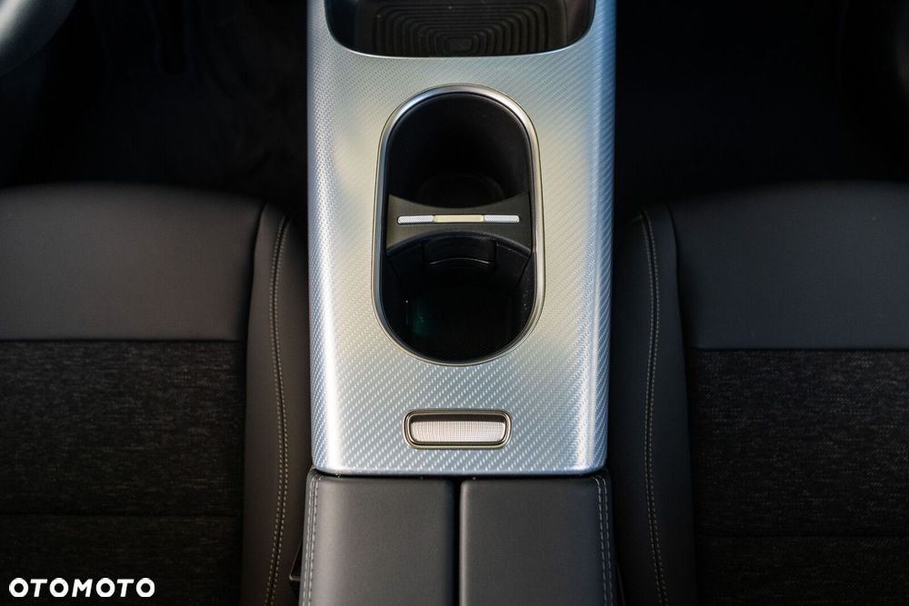 Mercedes-Benz CLA - 21