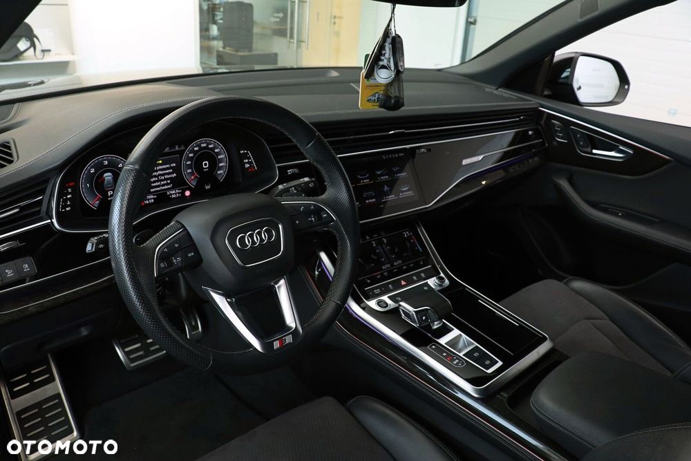 Audi Q8 - 25