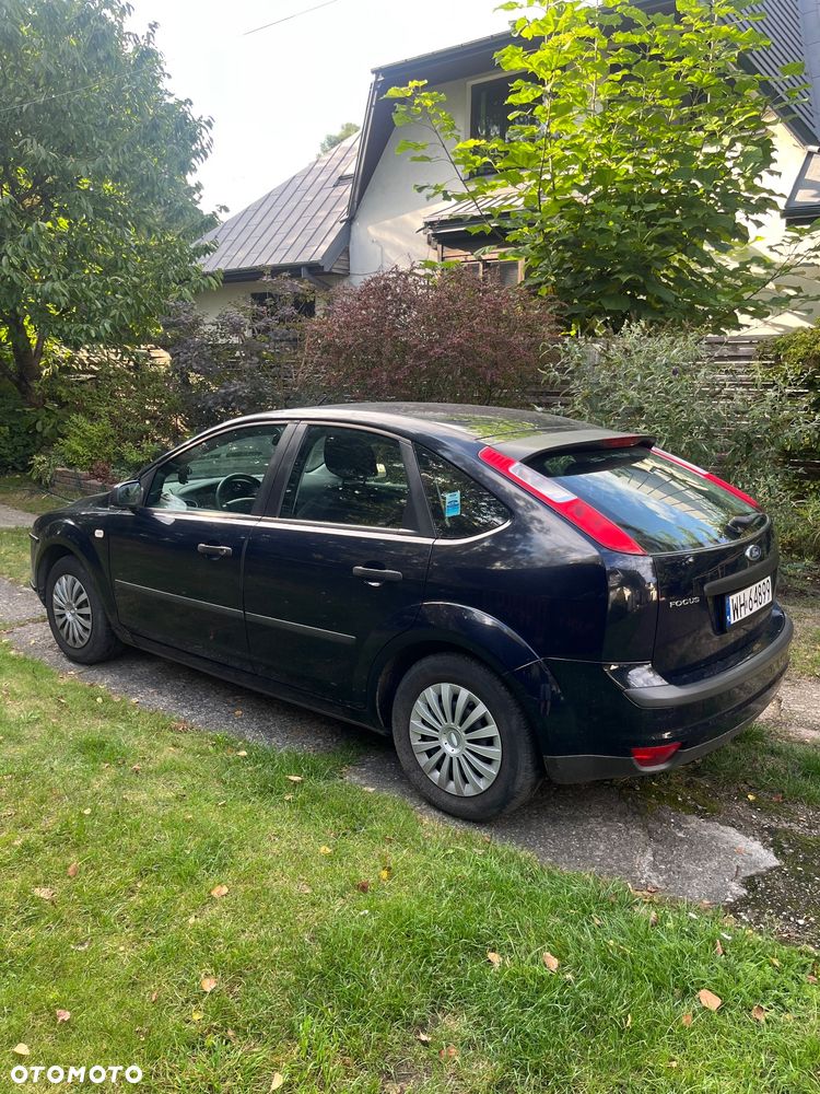 Ford Focus 1.4 Ambiente - 3