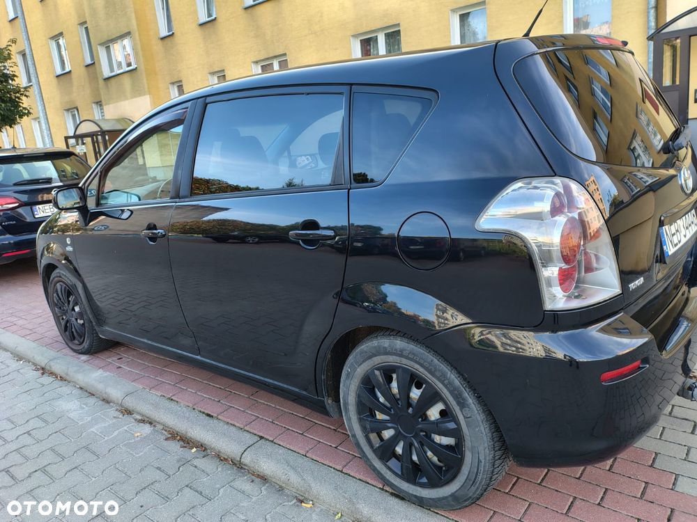 Toyota Corolla Verso - 3