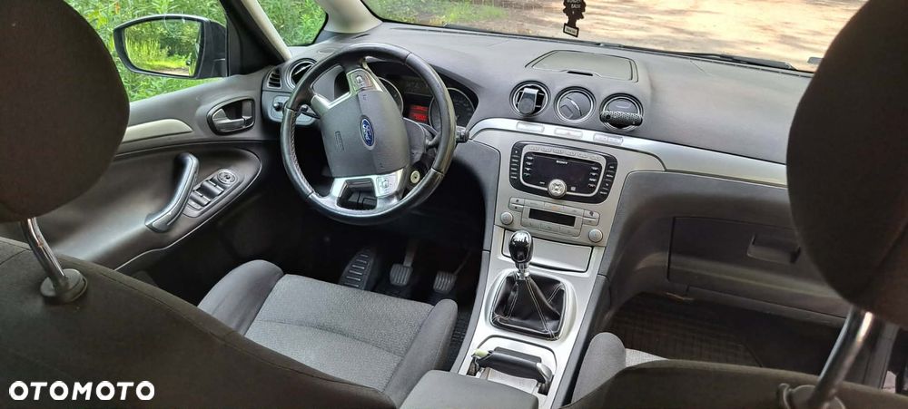 Ford S-Max - 16