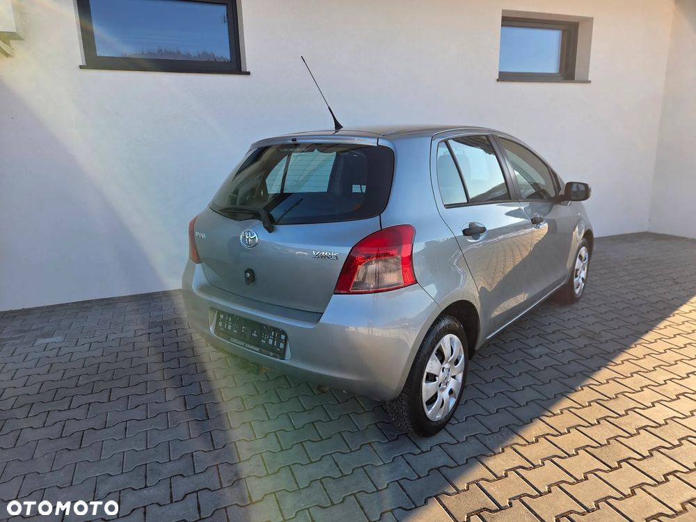 Toyota Yaris - 4