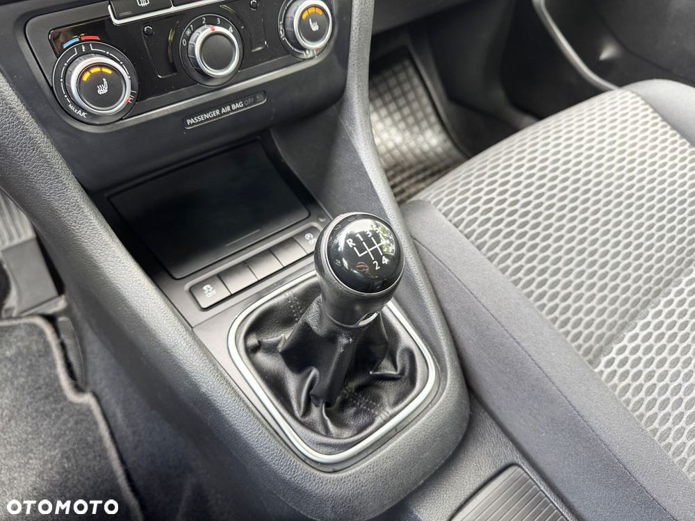 Volkswagen Golf 1.6 TDI DPF BlueMotion - 28