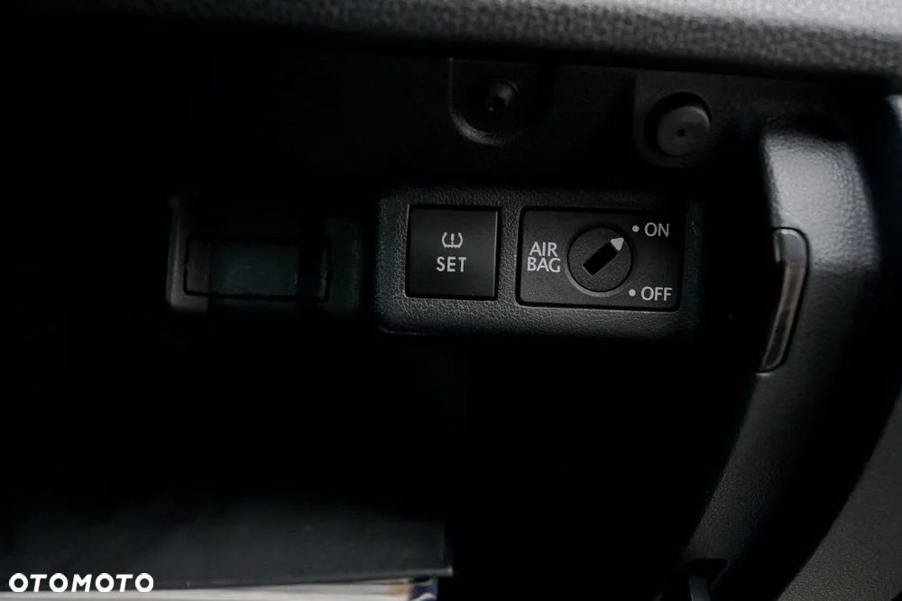 Volkswagen Polo 1.4 16V Comfortline - 26