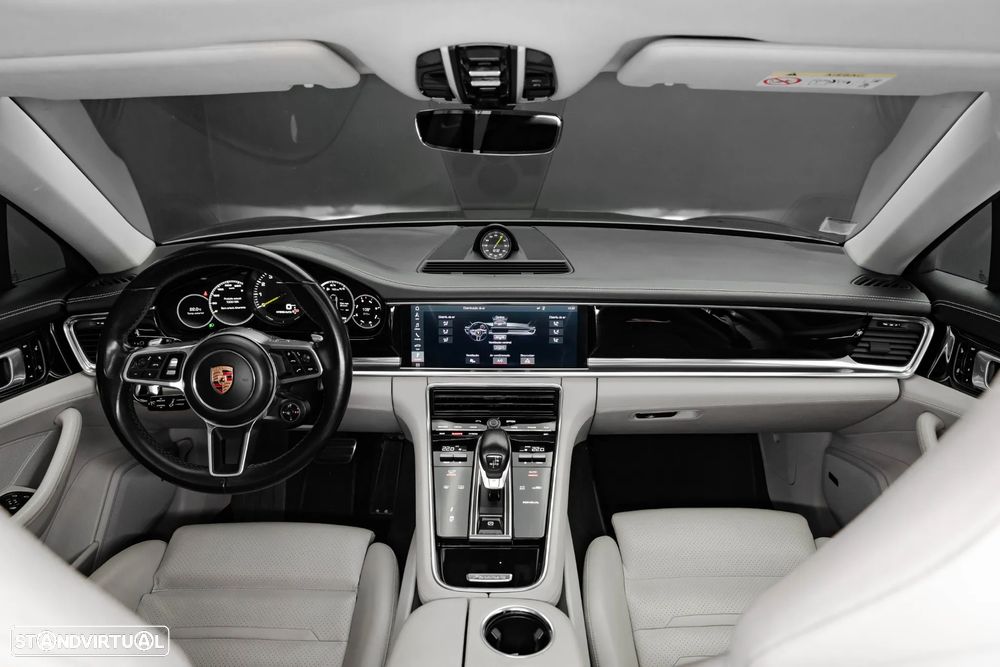 Porsche Panamera Sport Turismo 4 E-Hybrid - 29