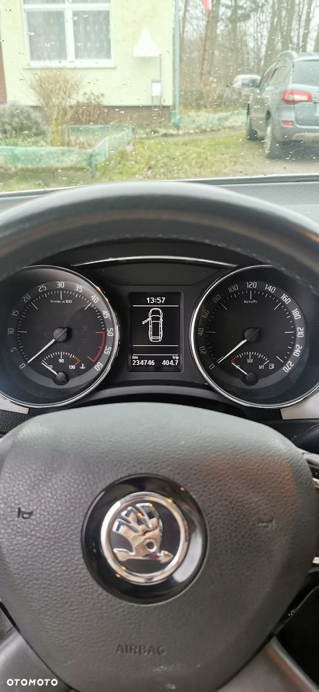 Skoda Superb 2.0 TDI Elegance DSG - 8