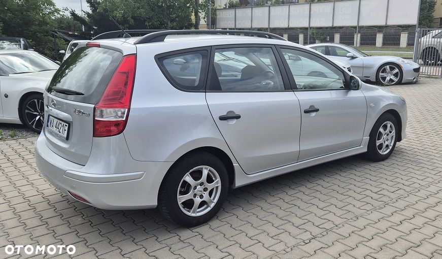 Hyundai i30 1.6 Classic + - 4