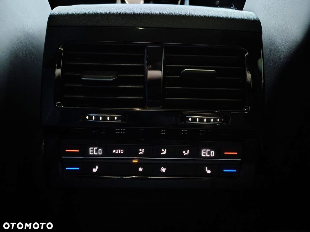 Volkswagen Touareg - 30